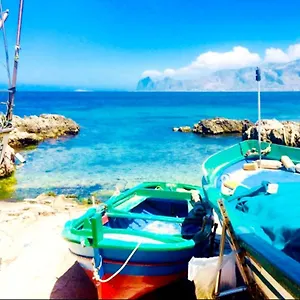 https://villa-baglio-piraineto-exlusive-loft-a-30-mt-dal-mare.sicilyhotelsitaly.net