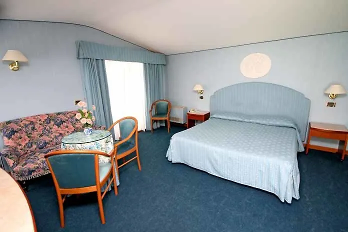 Hotel Excelsior Bay Malcesine 4*,